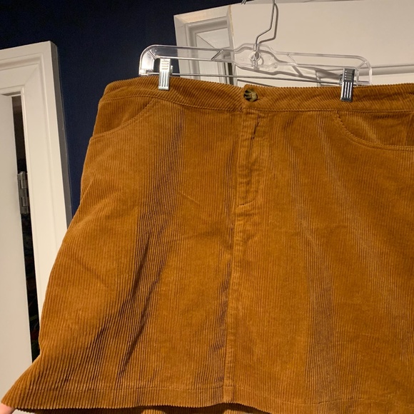 Forever 21 Corduroy Skirt in Camel Size 2X - Picture 2 of 5